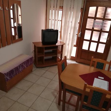 Rakoczi Panzio Hotel Debrecen Buitenkant foto