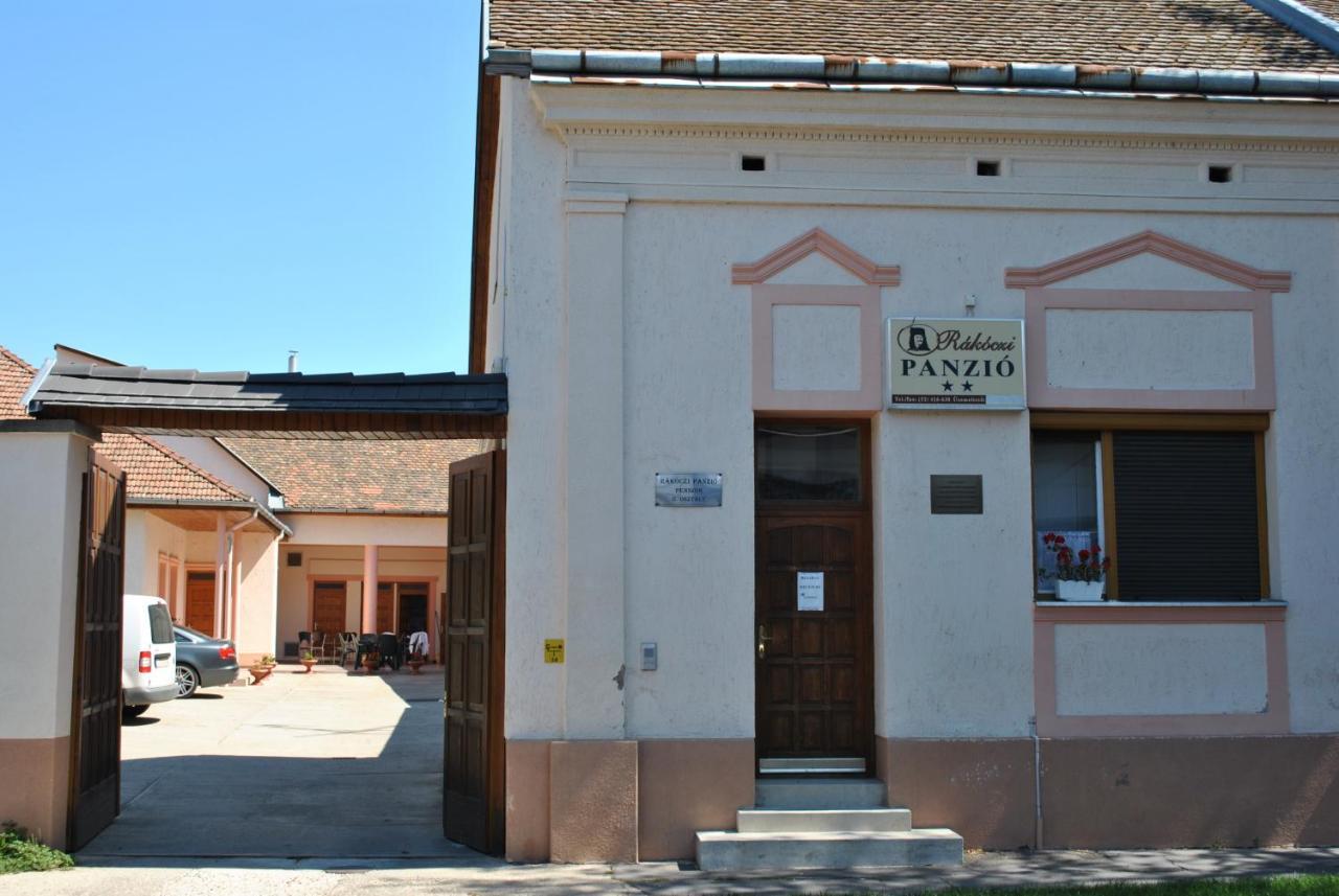 Rakoczi Panzio Hotel Debrecen Buitenkant foto