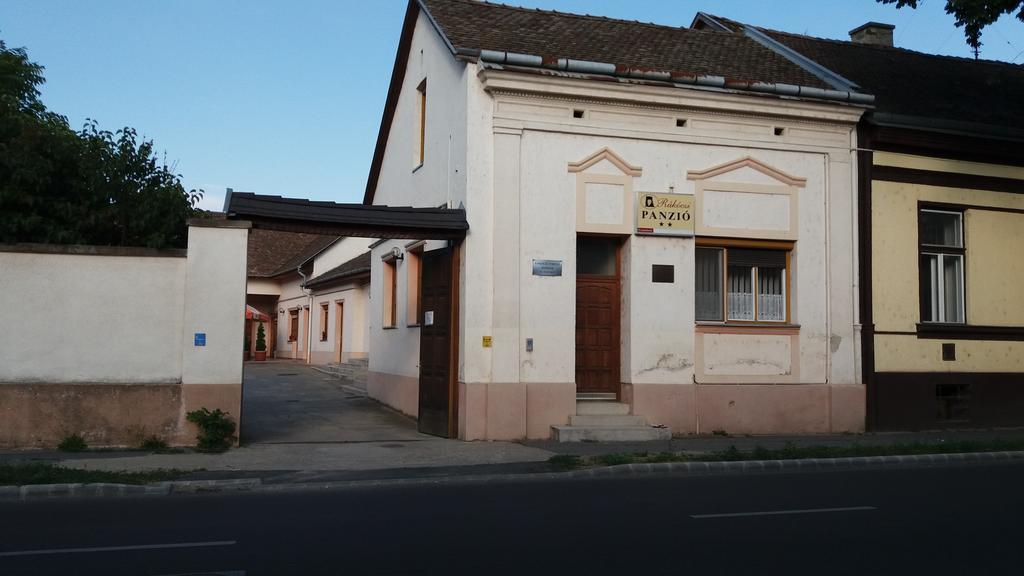 Rakoczi Panzio Hotel Debrecen Buitenkant foto
