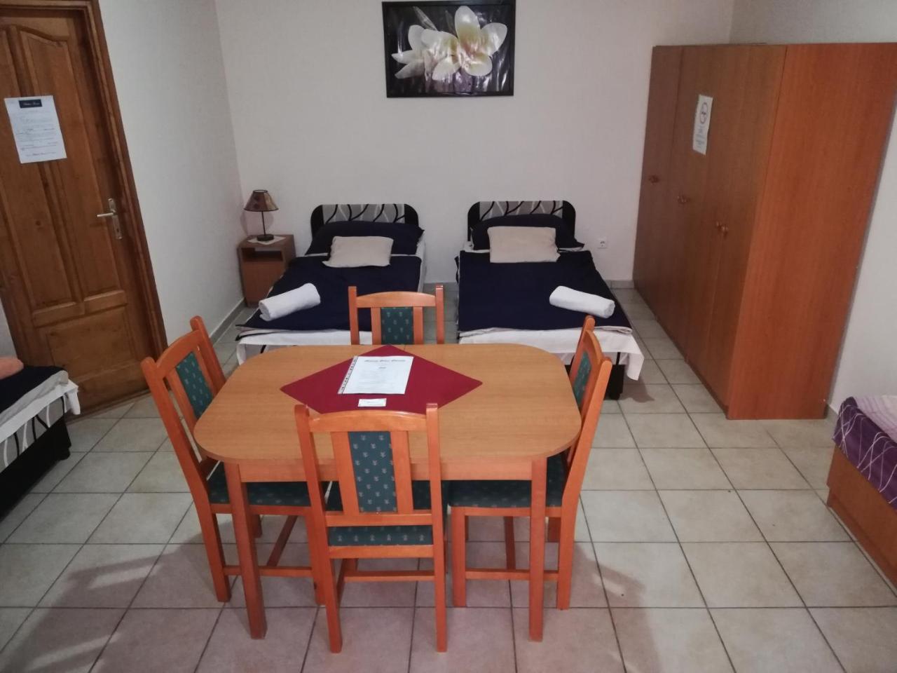 Rakoczi Panzio Hotel Debrecen Buitenkant foto