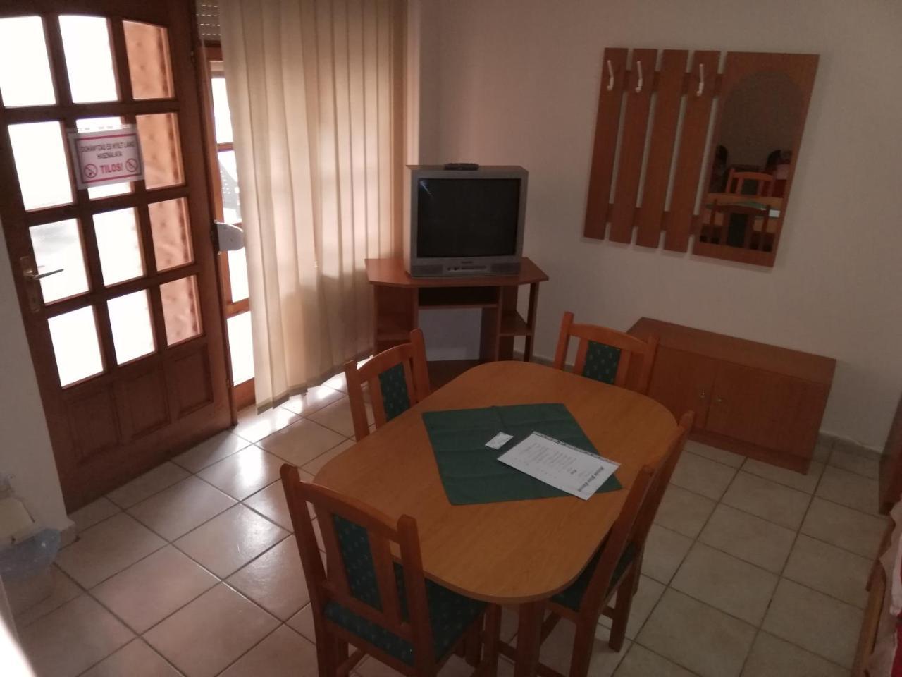 Rakoczi Panzio Hotel Debrecen Buitenkant foto
